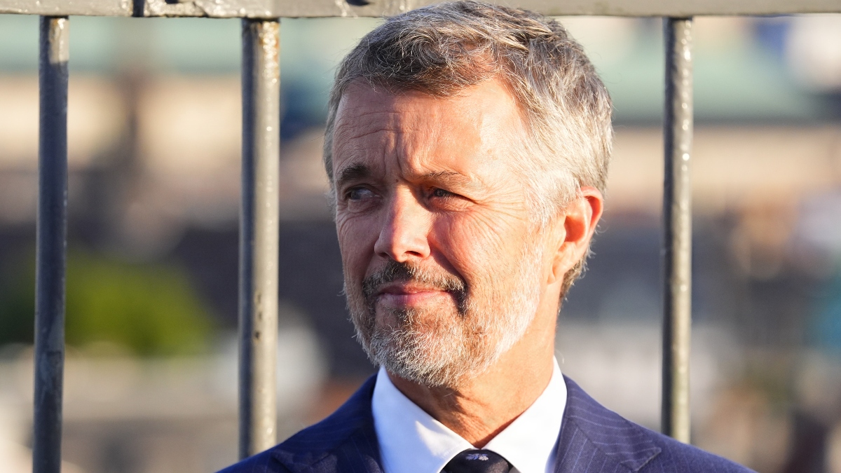 Kong Frederik blev advaret og lyttede efter under solformørkelsen: Fik sig  helt særlig oplevelse | BILLED-BLADET