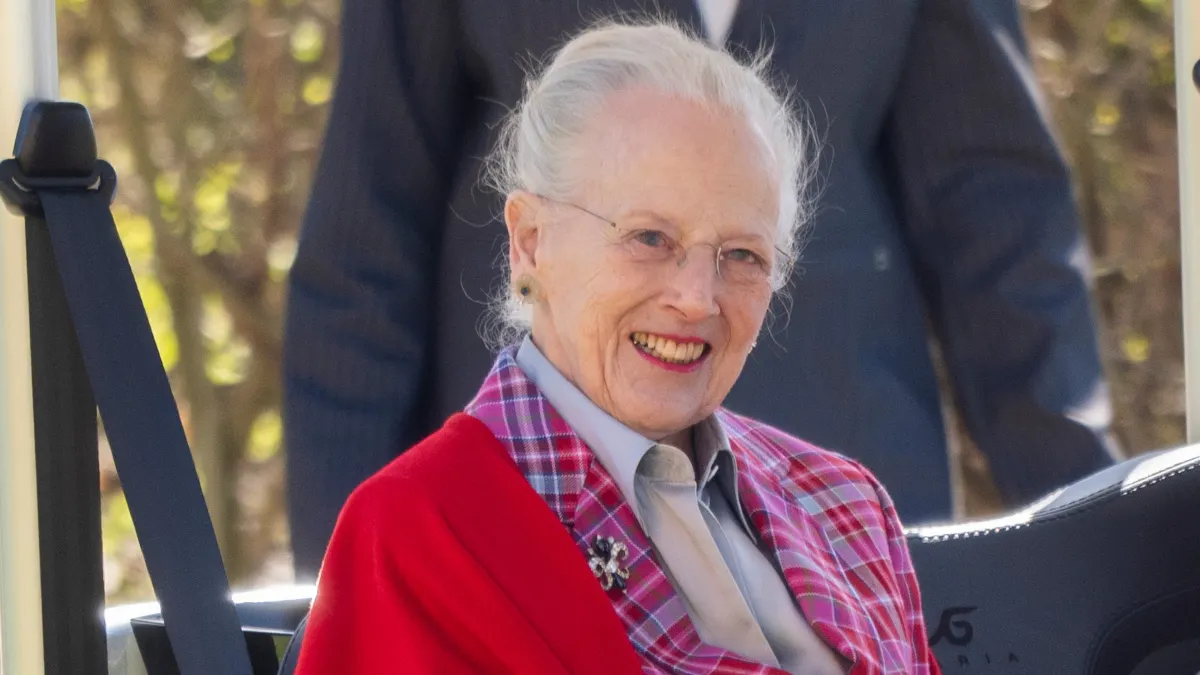 Dronning Margrethe har siddet model til portrætter mange gange. 