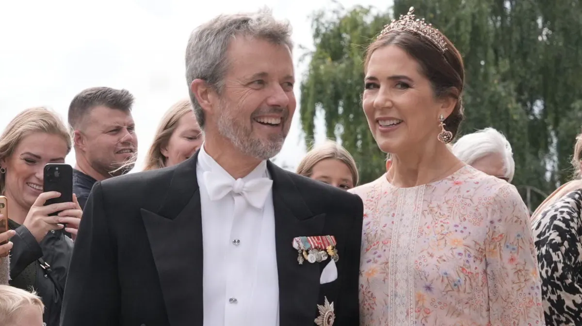Kong Frederik var særdeles veloplagt ved Kværndrup Kirke.