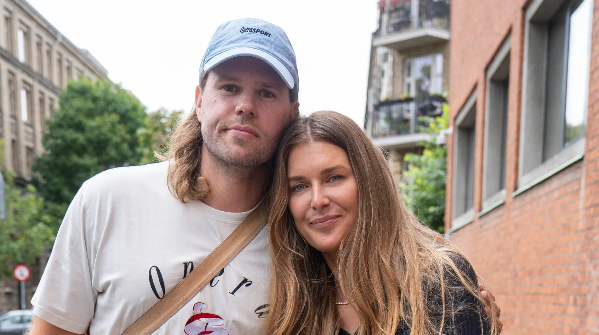 Stephanie Gundelach, der er tøjdesigner, bekræfter, at hun og Mikkel Hansen er blevet skilt.