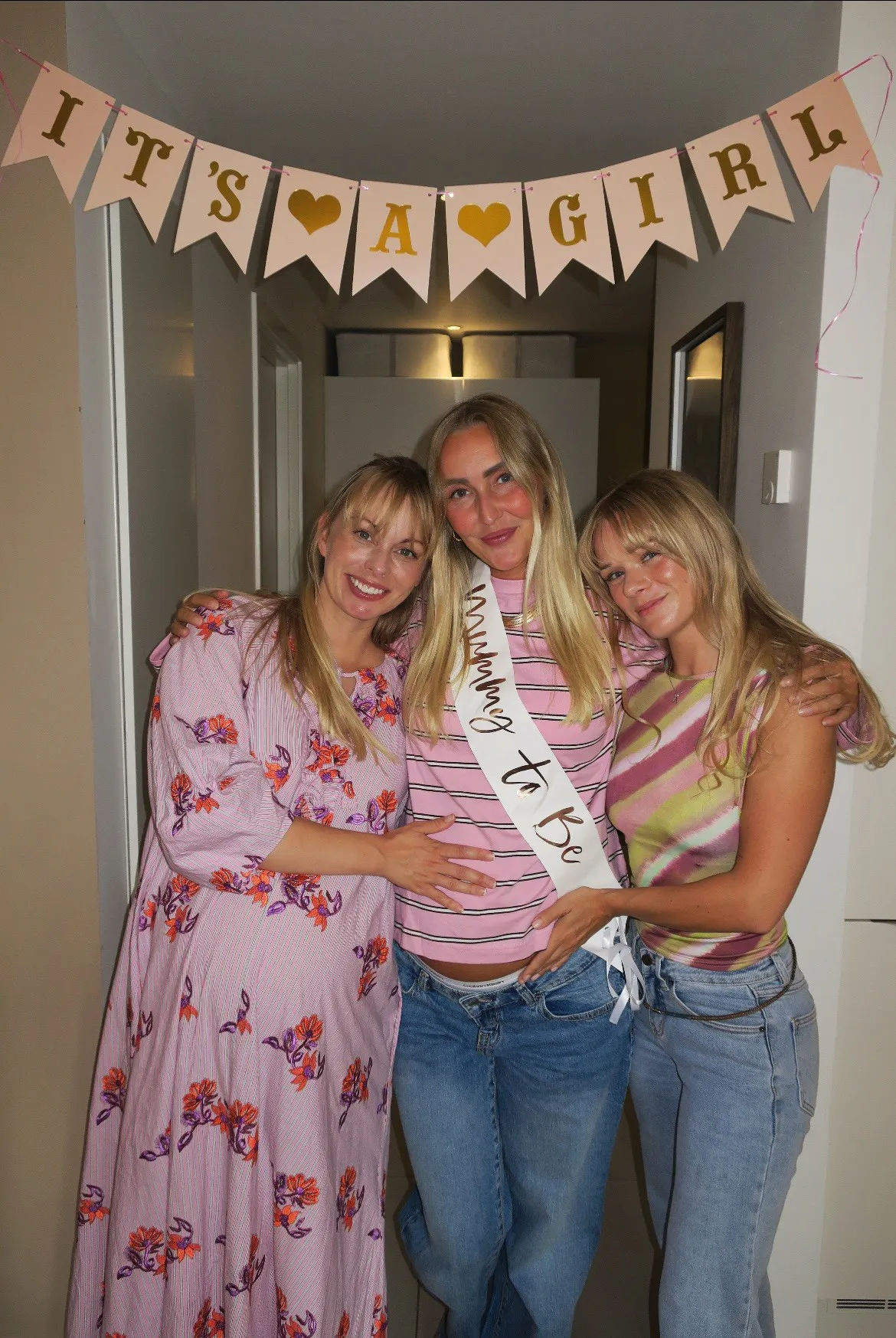 Jenna, Mille og Asta til babyshower for Mille.