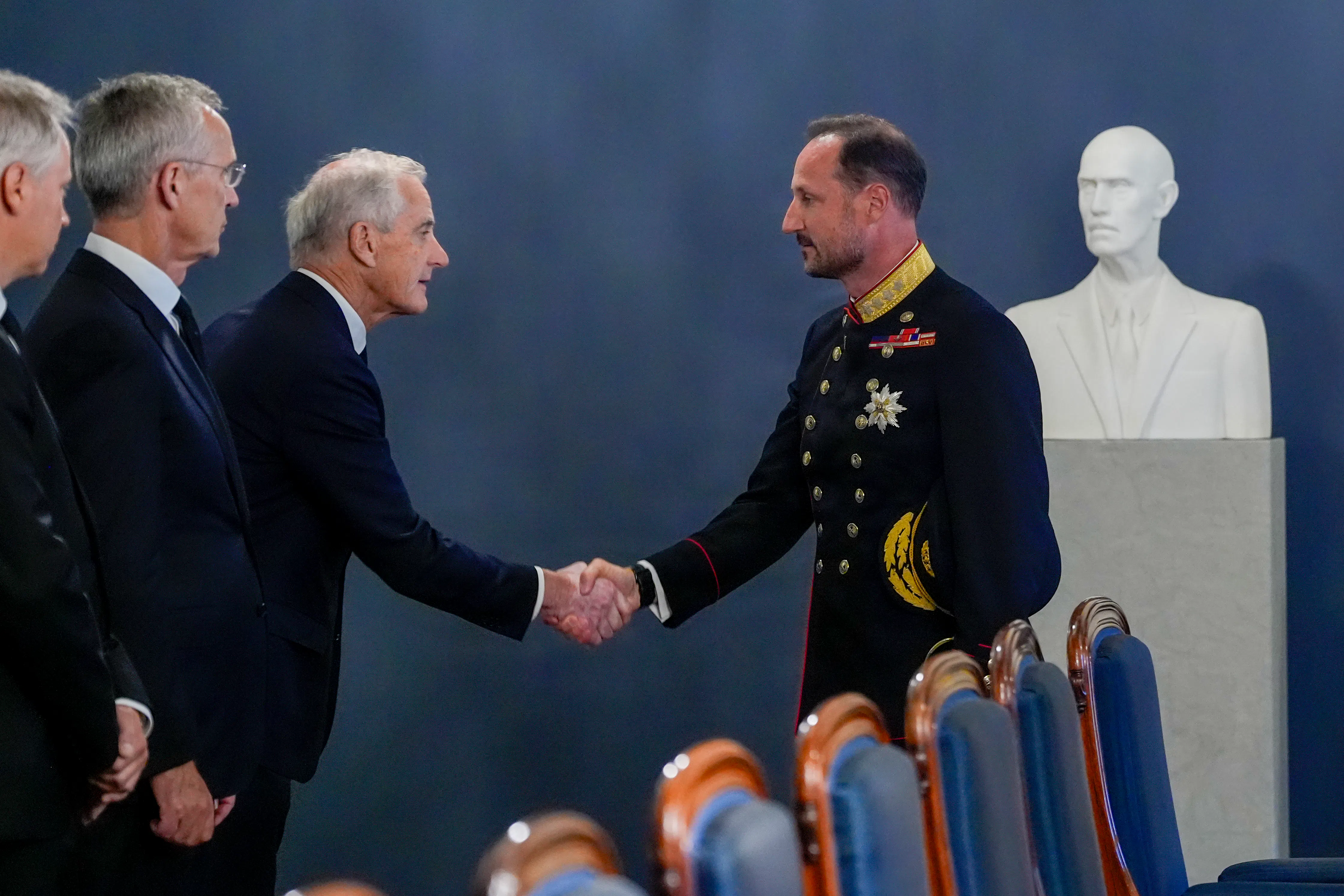 Oslo 20260828. Regjeringen samles til ekstraordinært statsråd på Slottet, fredag etter kong Harald Vs død. Den nye kongen tar navnet kong Haakon VIII. Den nye kronprinsessen tar navnet kronprinsesse Ingrid Alexandra. Foto: Lise Åserud / NTB / POOL