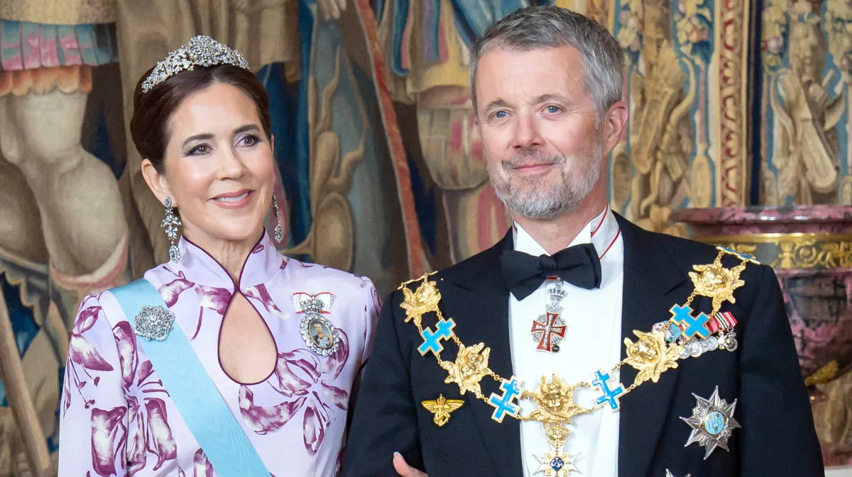 Kong Frederik og dronning Mary udskyder statsbesøg