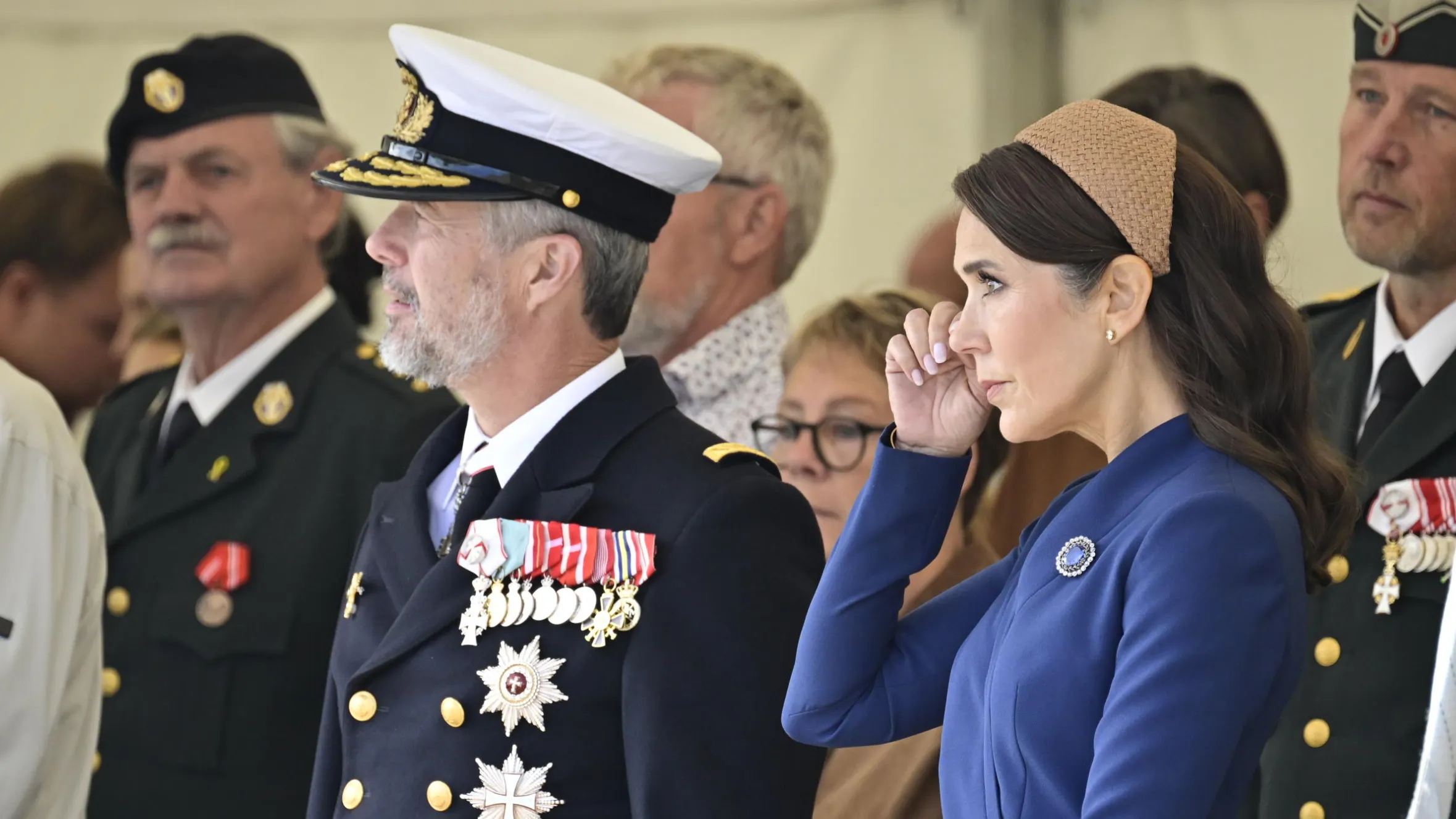 Dronning Mary fælder en tåre ved Flagdagen 2026.