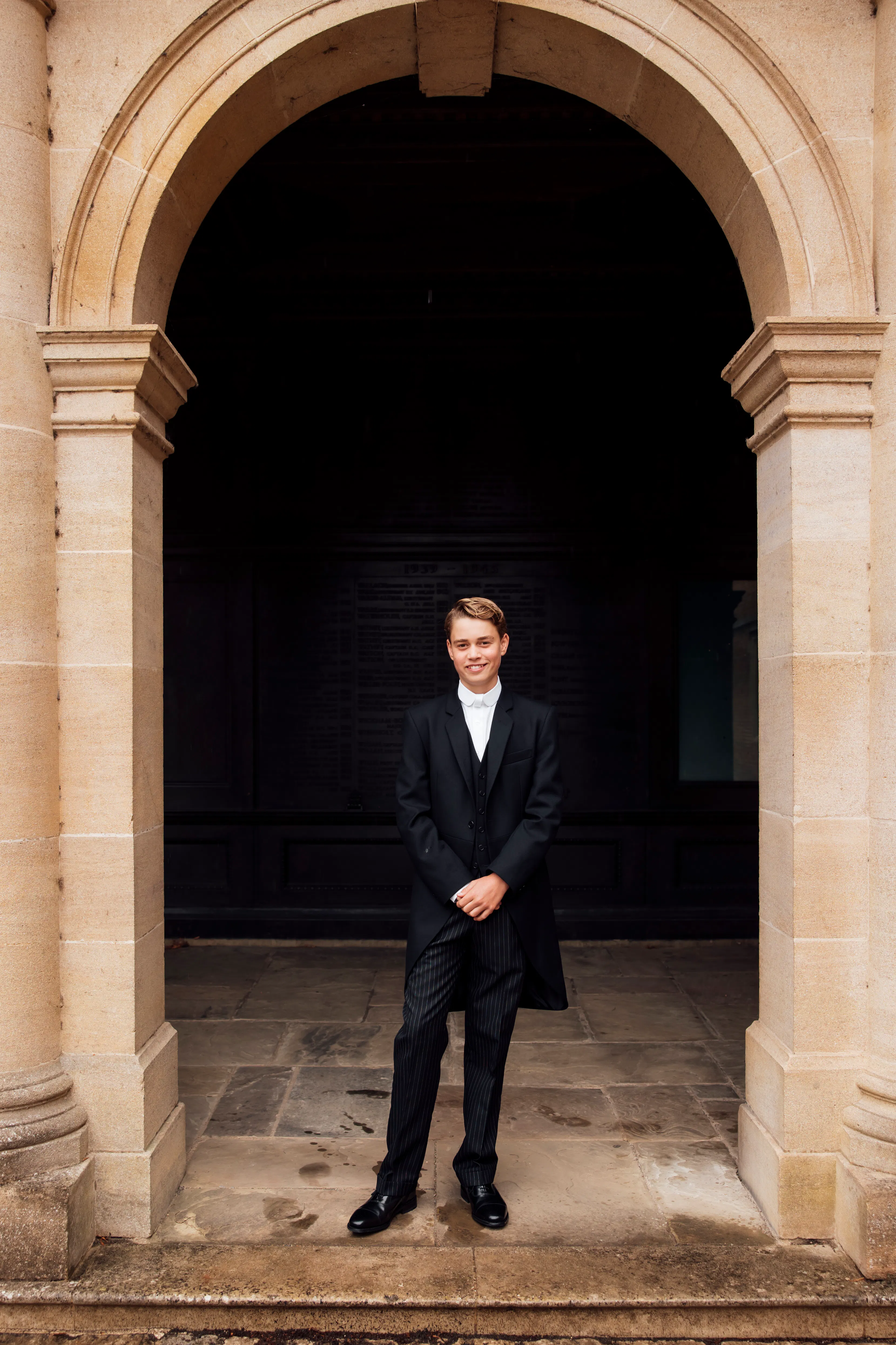 Prins George foreviget på Eton College.