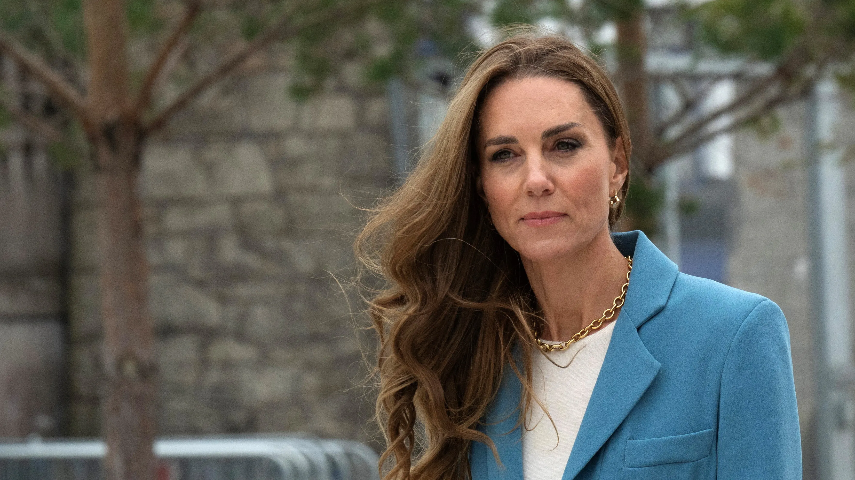 Der gemmer sig en rørende historie bag prinsesse Kates øreringe. 