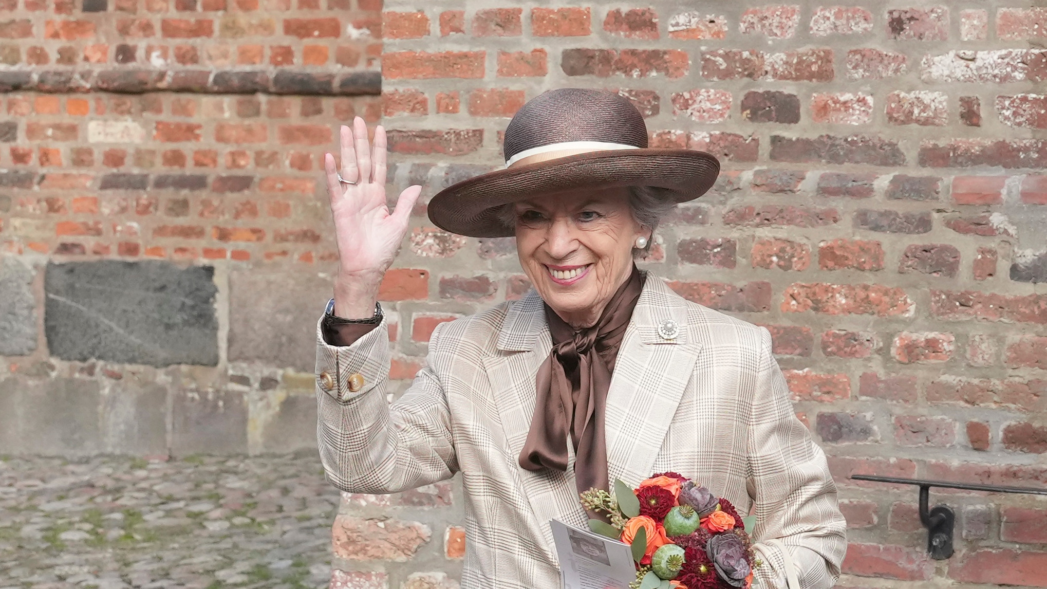 Skønne billeder: Prinsesse Benedikte hyggede sig med grev Ingolf og grevinde  Sussie | BILLED-BLADET
