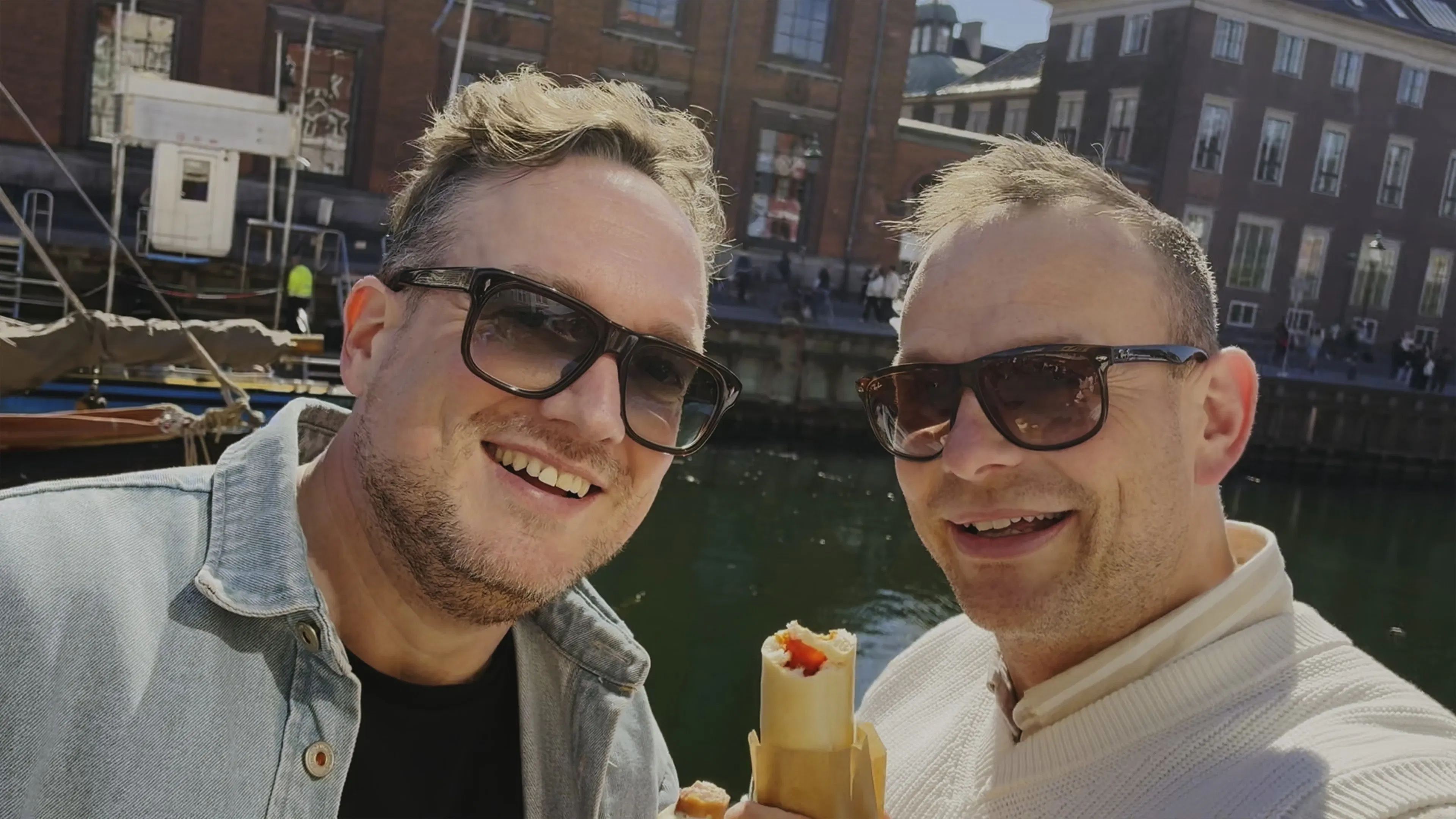 Torben og Michael - og en fransk hotdog. Et ikke sjældent syn.