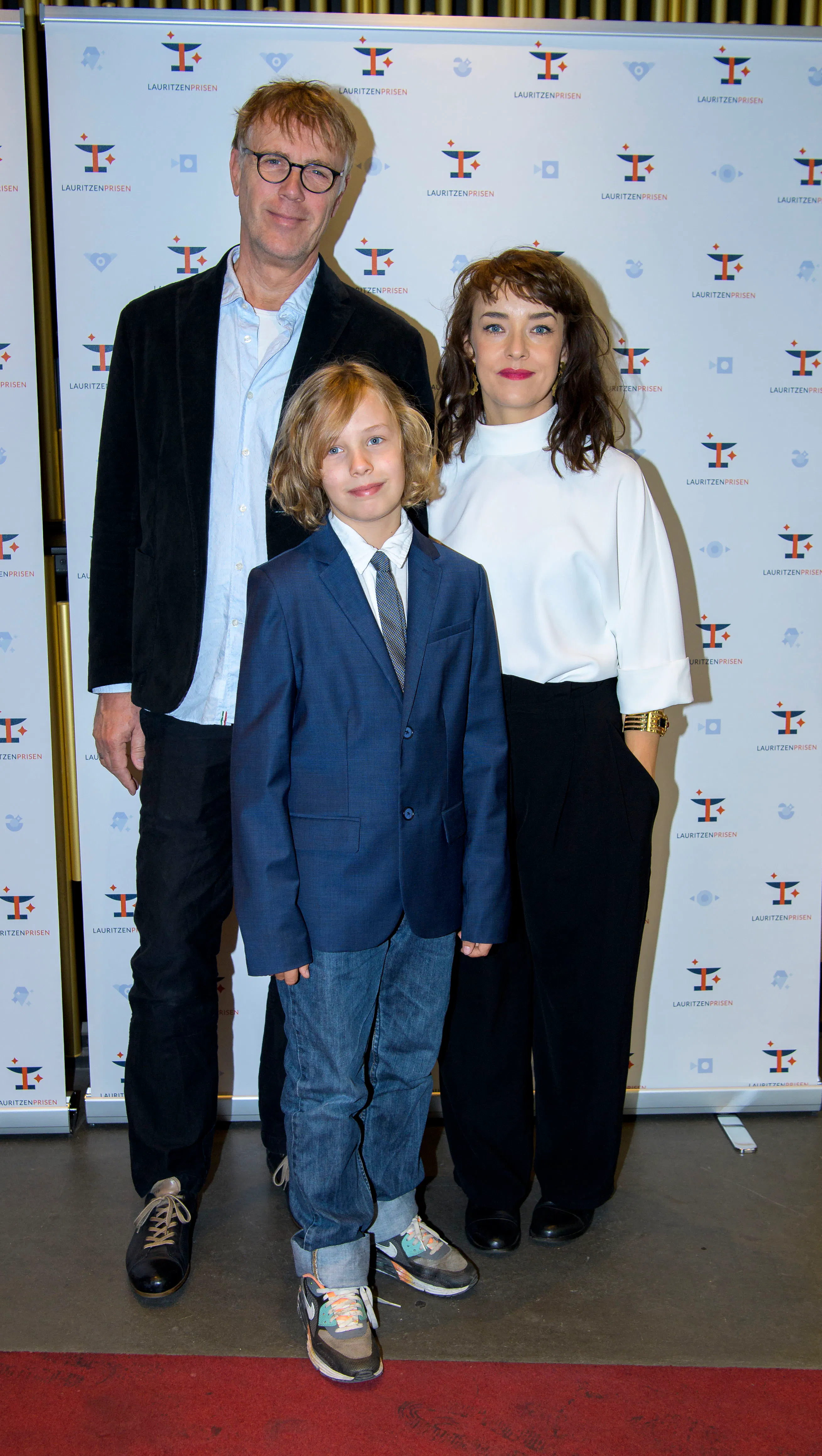 Morten Suurballe med hustruen Maria Rossing og sønnen Eigil i 2019. 