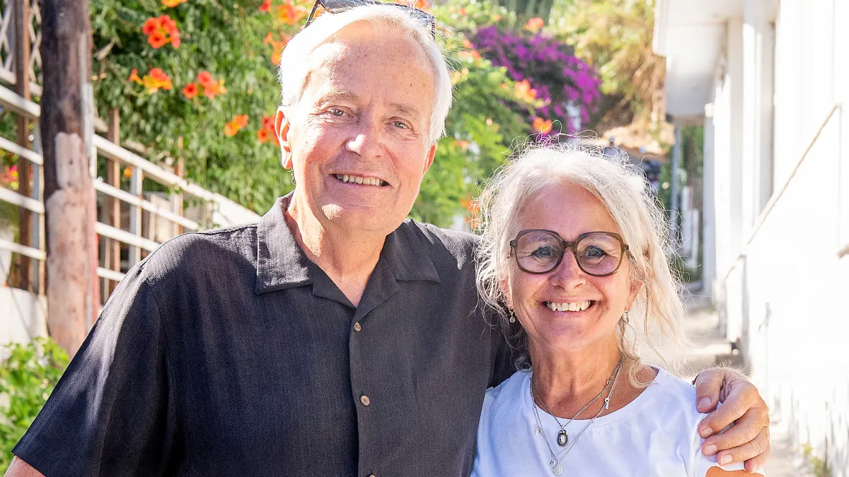 Først blev Joan afvist, men nu er de kærester: Det har været sværere for mig  end for Tom | BILLED-BLADET