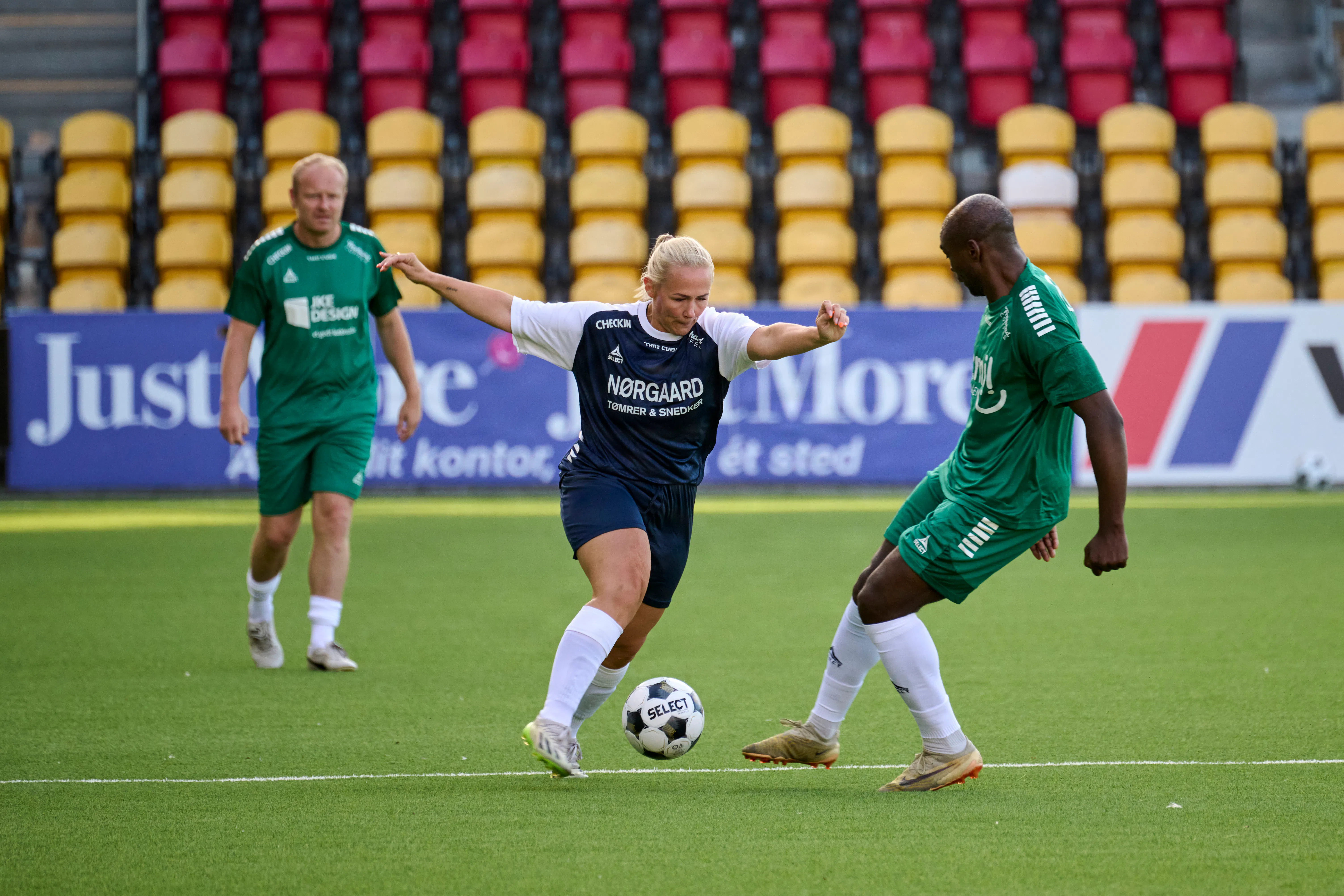 Cecilie Schmeichel på banen.