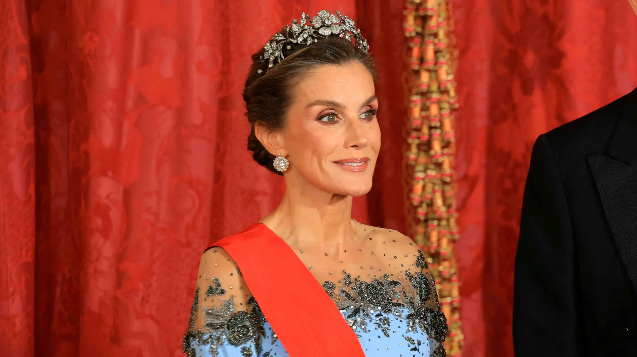 Sammen med kong Felipe var dronning Letizia værter for en statsbanket i forbindelse med statsbesøg fra Frankrig.