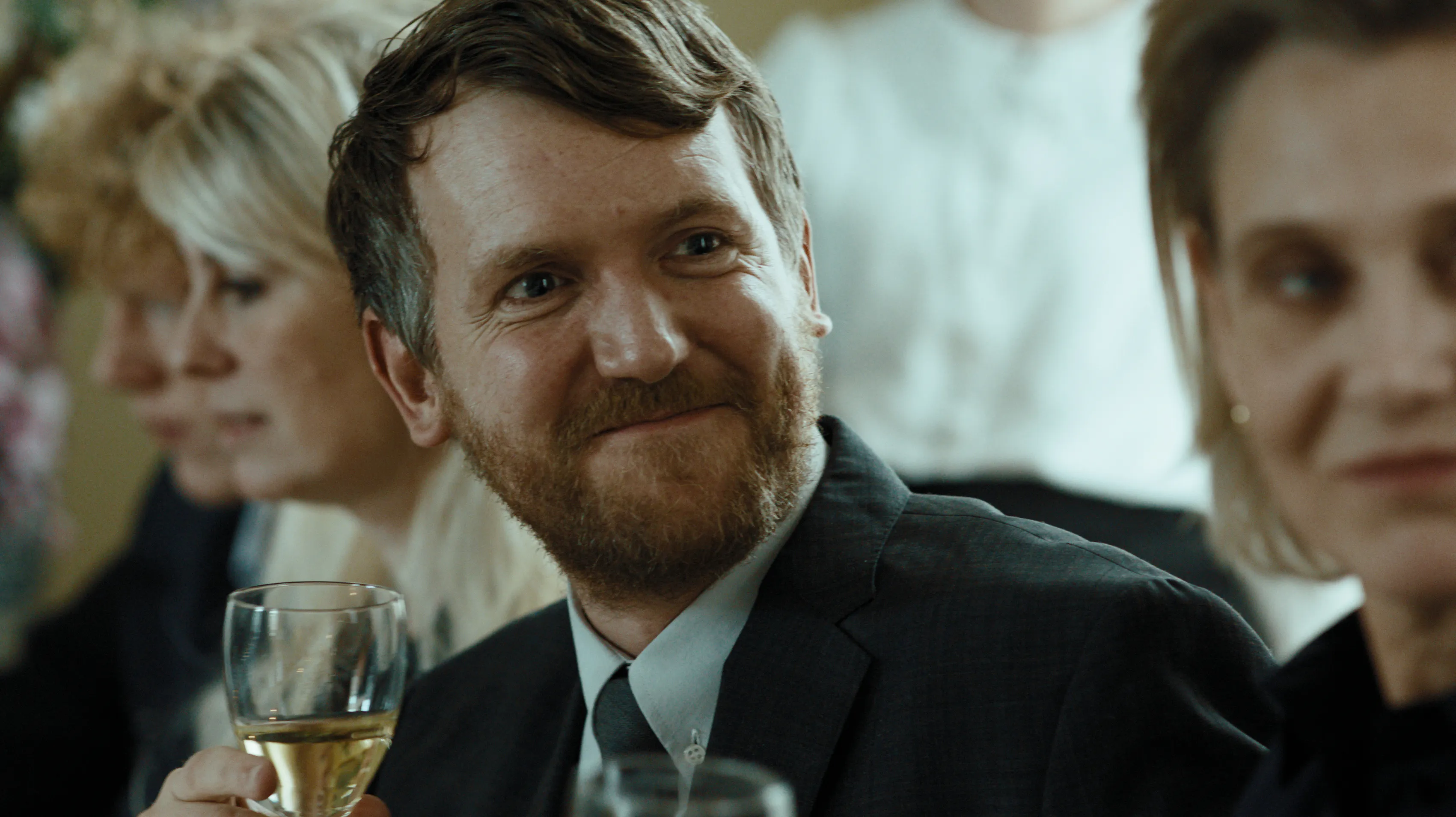 Elliot Crosset Hove er aktuel som karakteren Erik i DR's nye dramaserie "Høst".
