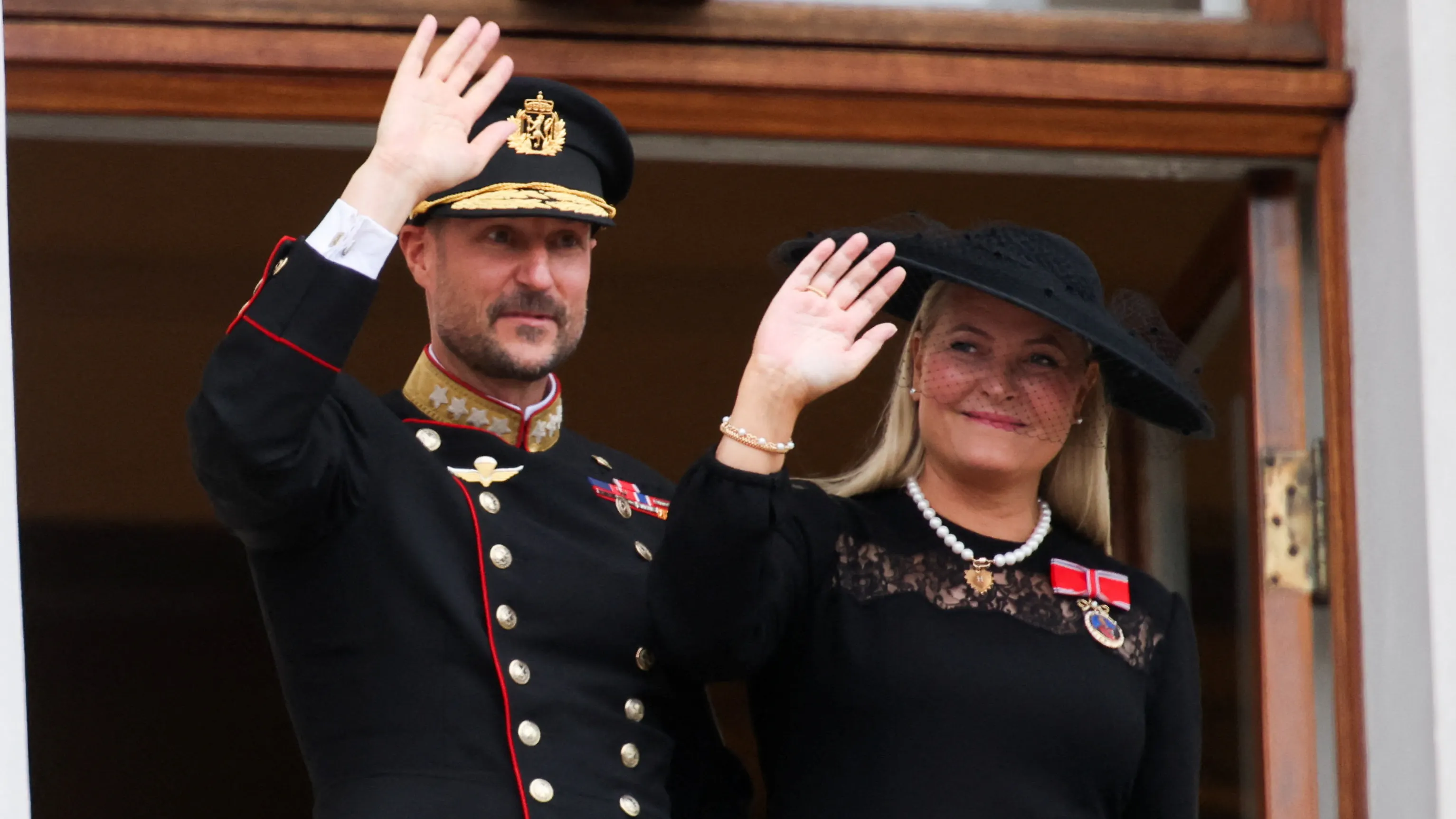 Sker i sidste øjeblik: Dronning Mette-Marit melder afbud til åbning af  Stortinget | BILLED-BLADET