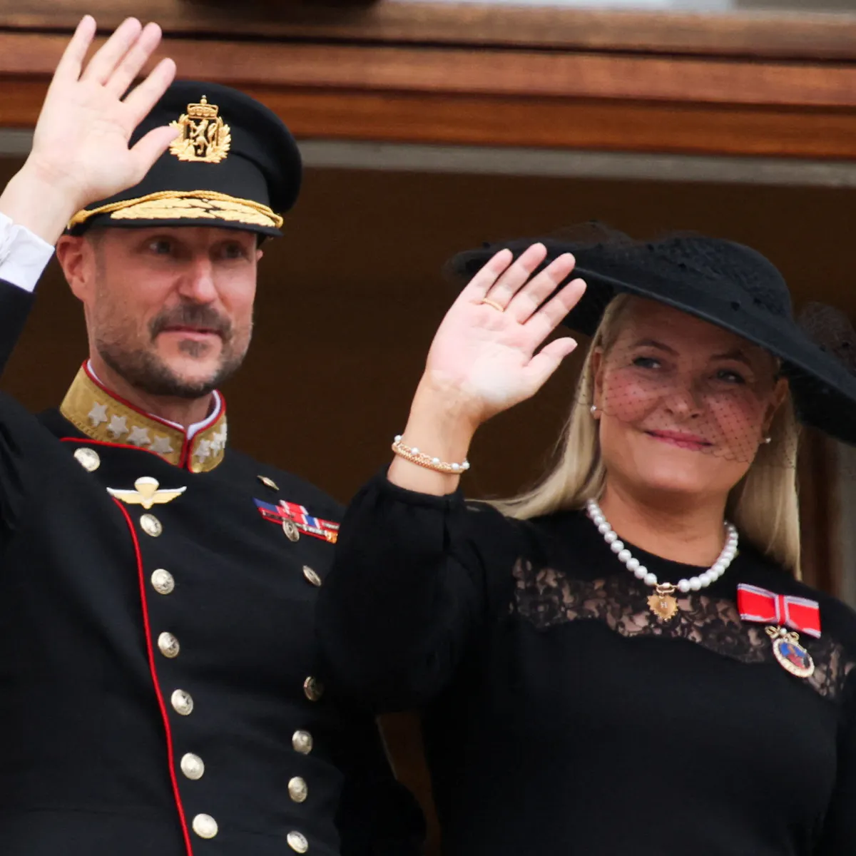 Sker and Sidste øjeblik: Dronning Mette-Marit melder afbud til åbning af Stortinget | BILLED-BLADET