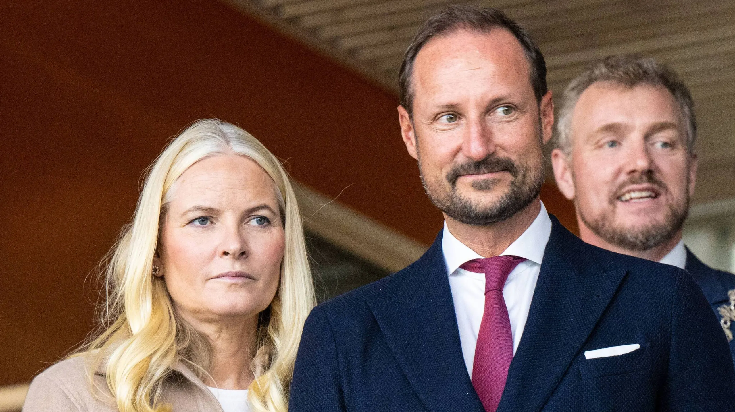 Dronning Mette-Marit kommer ikke at gøre sin mand selskab, når han senere fredag deltager i Stortingets åbning.