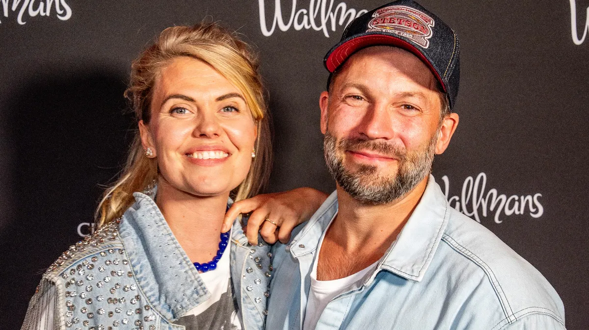 Anna Stokholm og Simon Stenspil havde børnene med til premiere