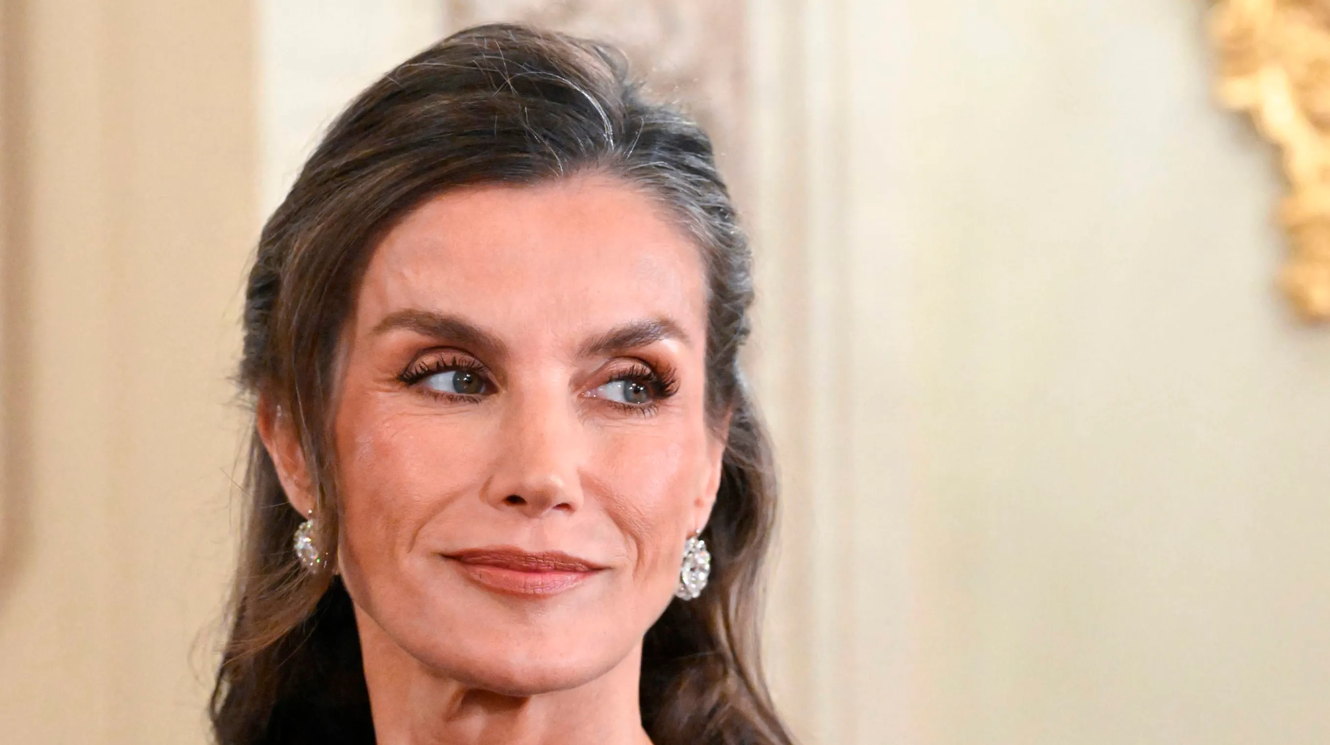Dronning Letizia til statsbanket på præsidentpaladset i Helsinki.