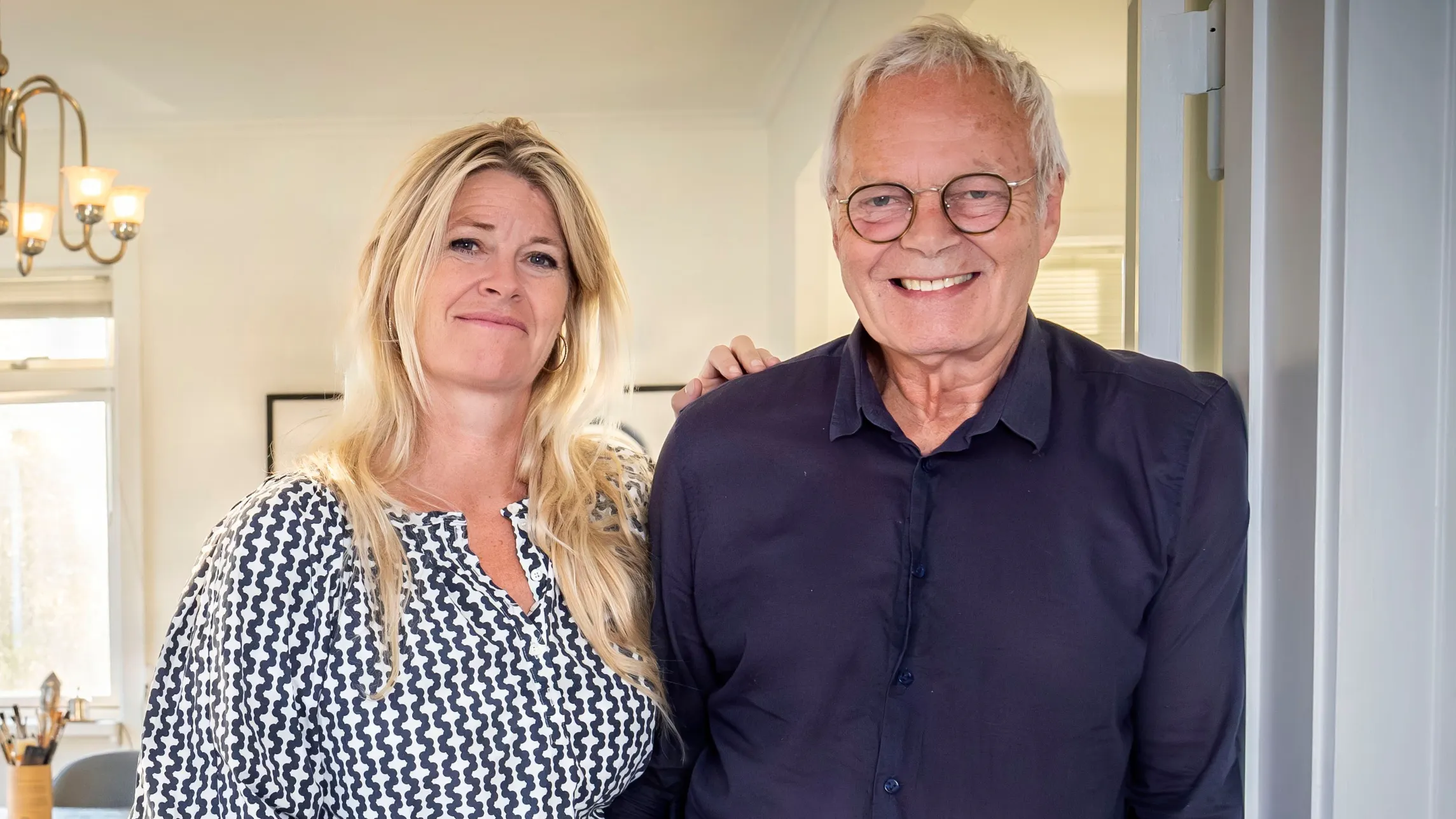 Jarl Friis-Mikkelsen har et helt særligt behov, der skal dækkes dagligt: Hustruens  kommentar siger det hele | BILLED-BLADET