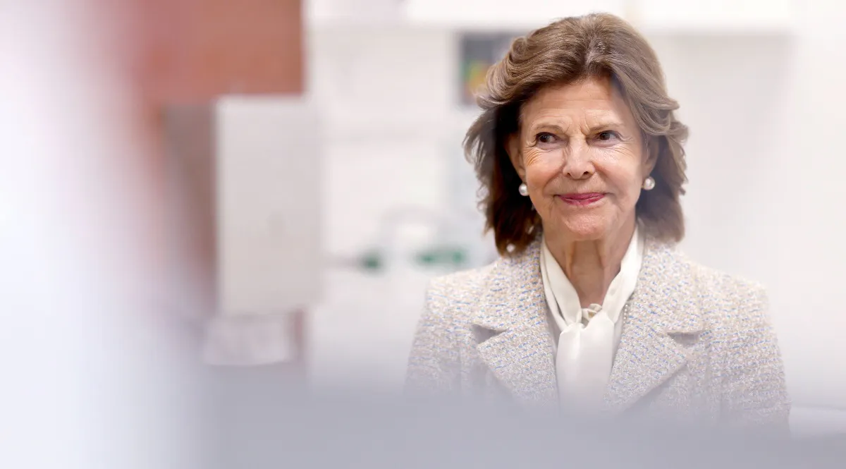 Dronning Silvia besøger Luisen-gymnasiet i Düsseldorf, hvor hun selv tog studentereksamen, den 9. oktober 2026.