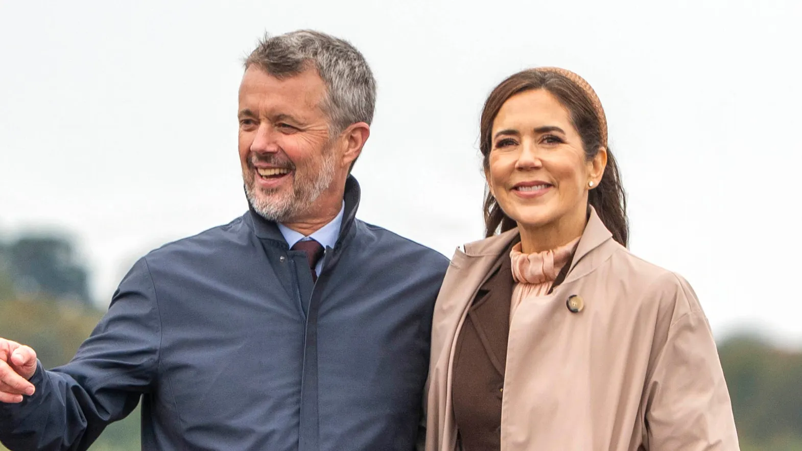Kong Frederik og dronning Mary er klar til fornemt besøg. 