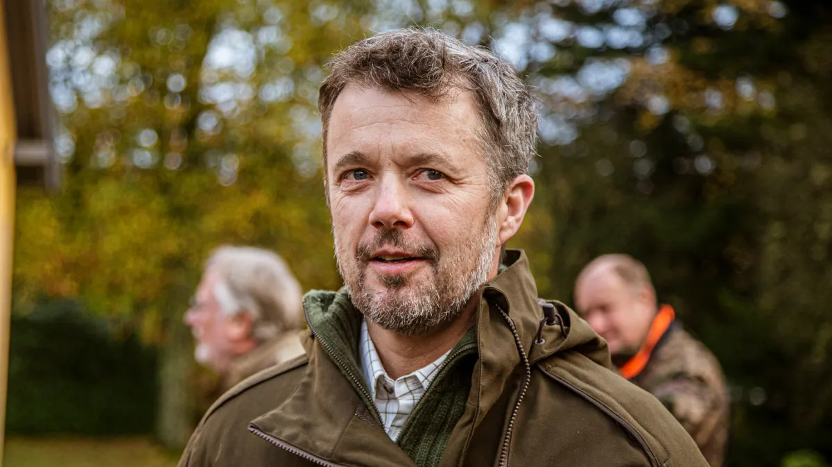 Daværende kronprins Frederik under kongejagt i Gludsted Plantage tilbage i 2019