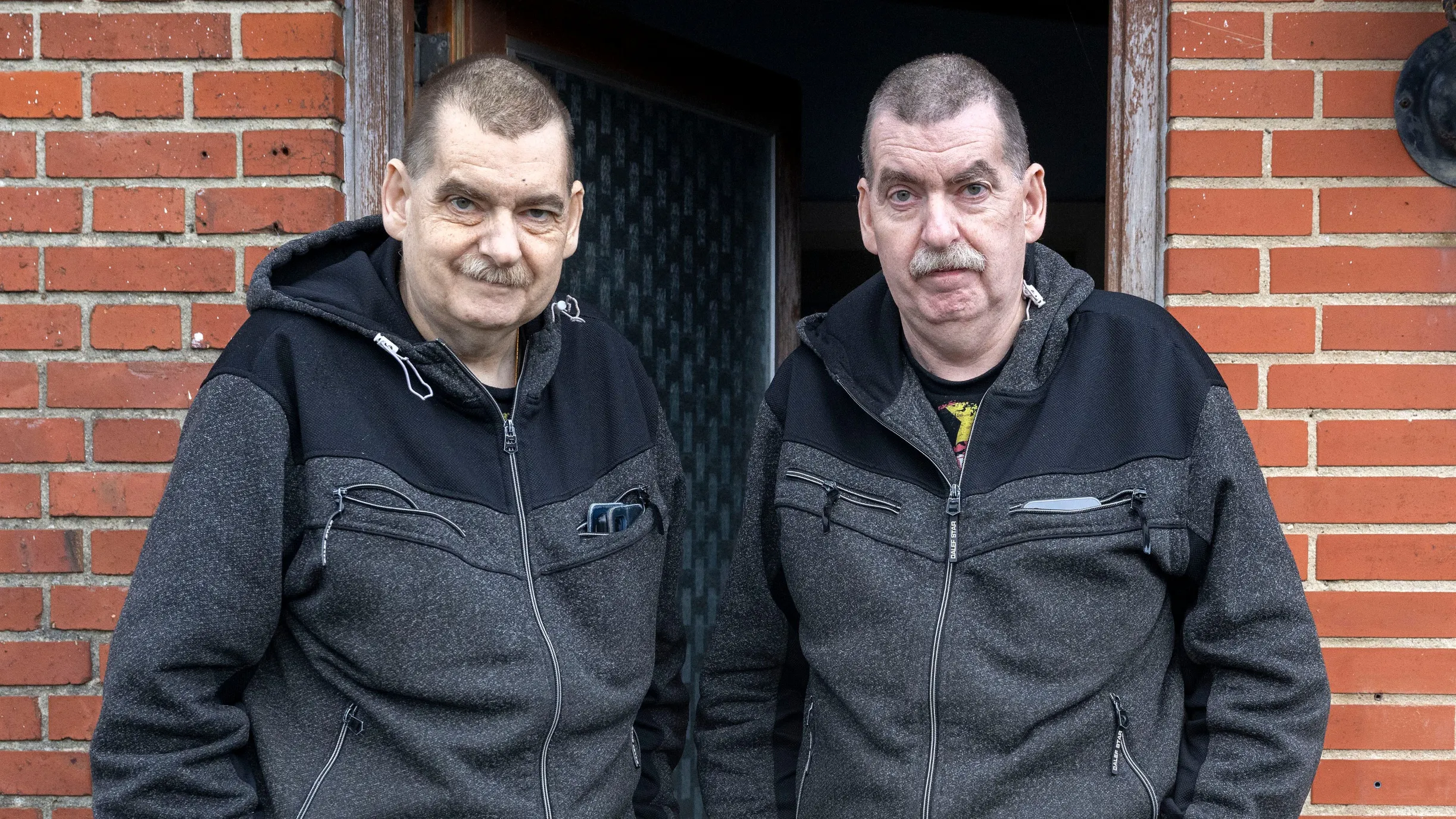 Tvillingerne Anders og Torben Petersen er kendt fra TV 2-programmet ”Anders & Torben”. 