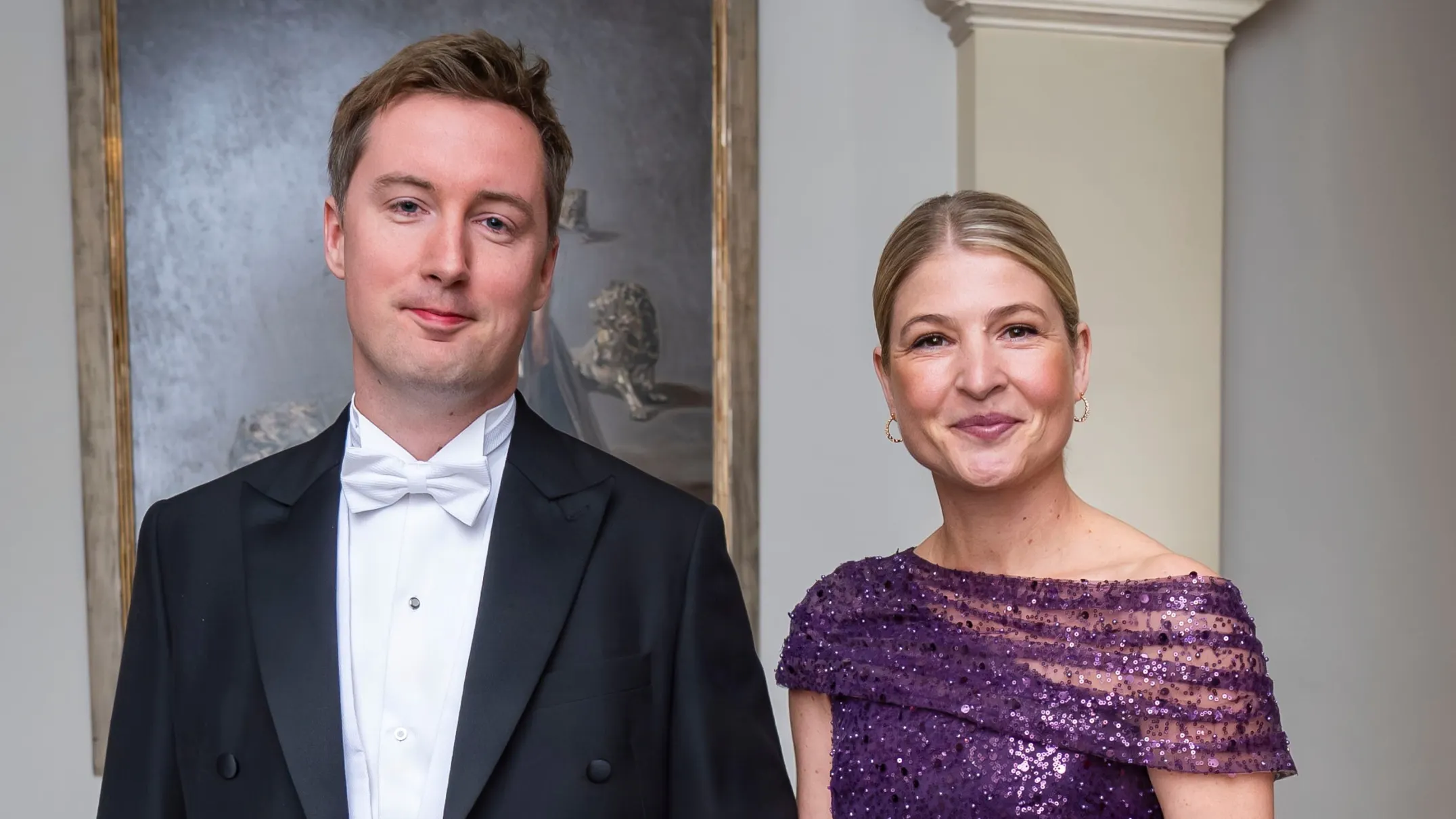 Folketingsmedlem Jacob Marks kone i ganske særlig kjole til gallamiddag ...