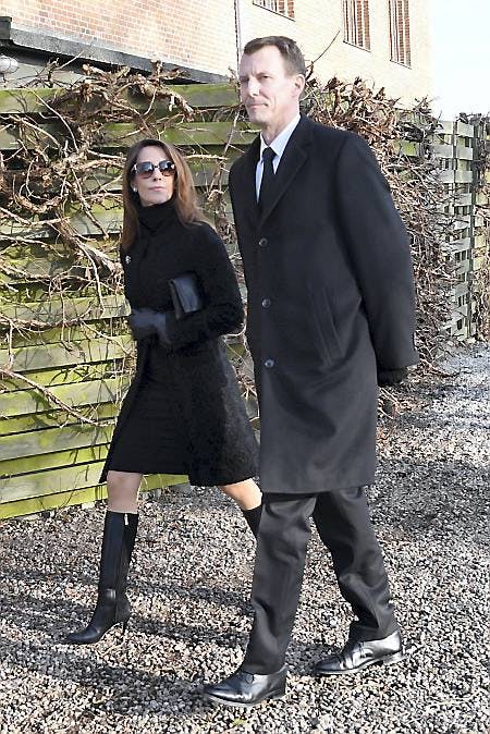 Prinsesse Marie og prins Joachim til lensbaron Niels Iuel-Brockdorffs bisættelse.