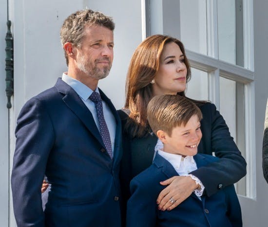 Kronprins Frederik og kronprinsesse Mary med prins Vincent
