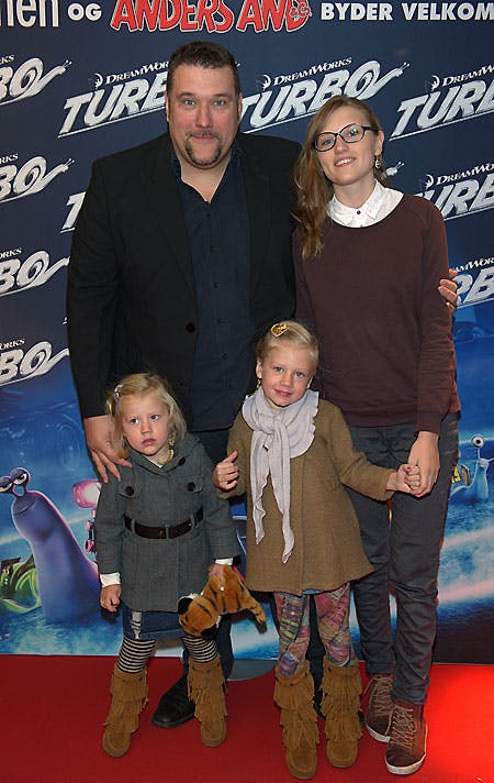 Amin Jensen med sine tre døtre Mira, Lærke og Lykke