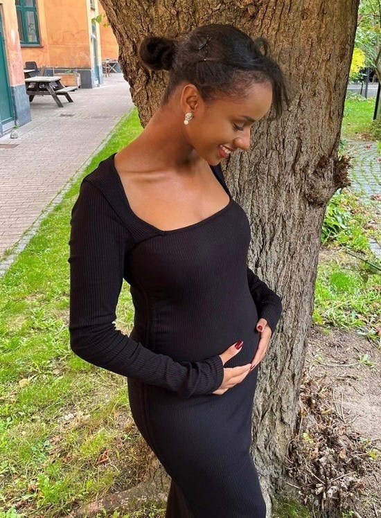 https://imgix.billedbladet.dk/andrea_gravid_0.jpg