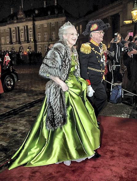 konto slag Føde Dronning Margrethe inviterer til nytårskur og nytårstaffel i aften – sådan  foregår det | BILLED-BLADET