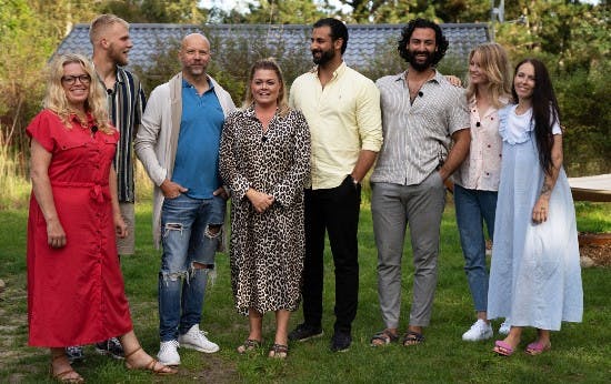 https://imgix.billedbladet.dk/foto_-_simon_ravnsbaek_tv_2_8.jpg