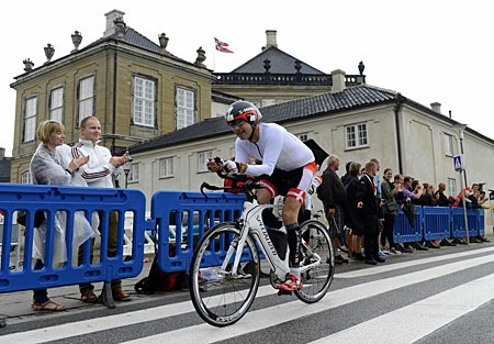 Kronprins Frederik ironman Amalienborg på cykel
