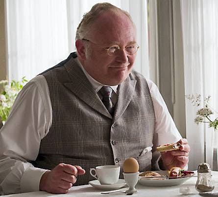 Bjarne Henriksen som Otto Frigh i "Badehotellet".