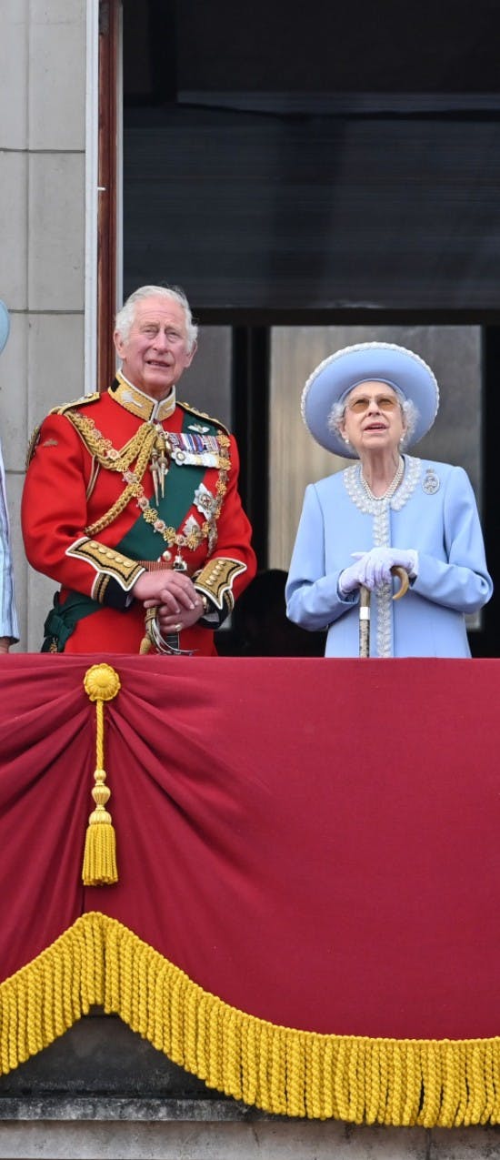 Prins Charles og dronning Elizabeth.