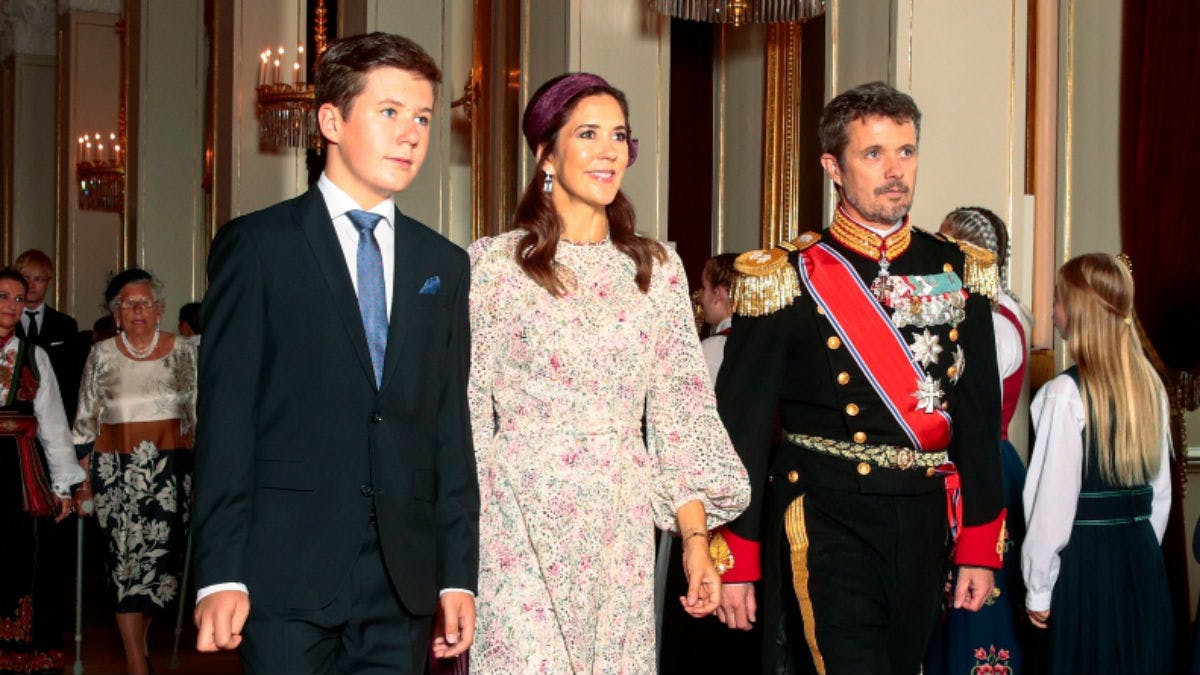 Prins Christian, kronprinsesse Mary og kronprins Frederik til norske prinsesse Ingrid-Alexandras konfirmation sidste år.
