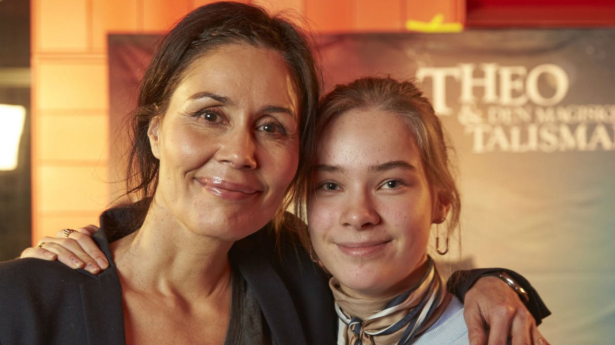 Nukâka Coster-Waldau og datteren Safina.