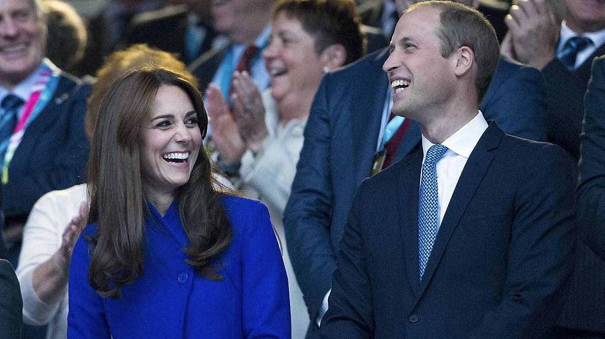 Hertuginde Catherine og prins William var i højt humør til rugbykampen.