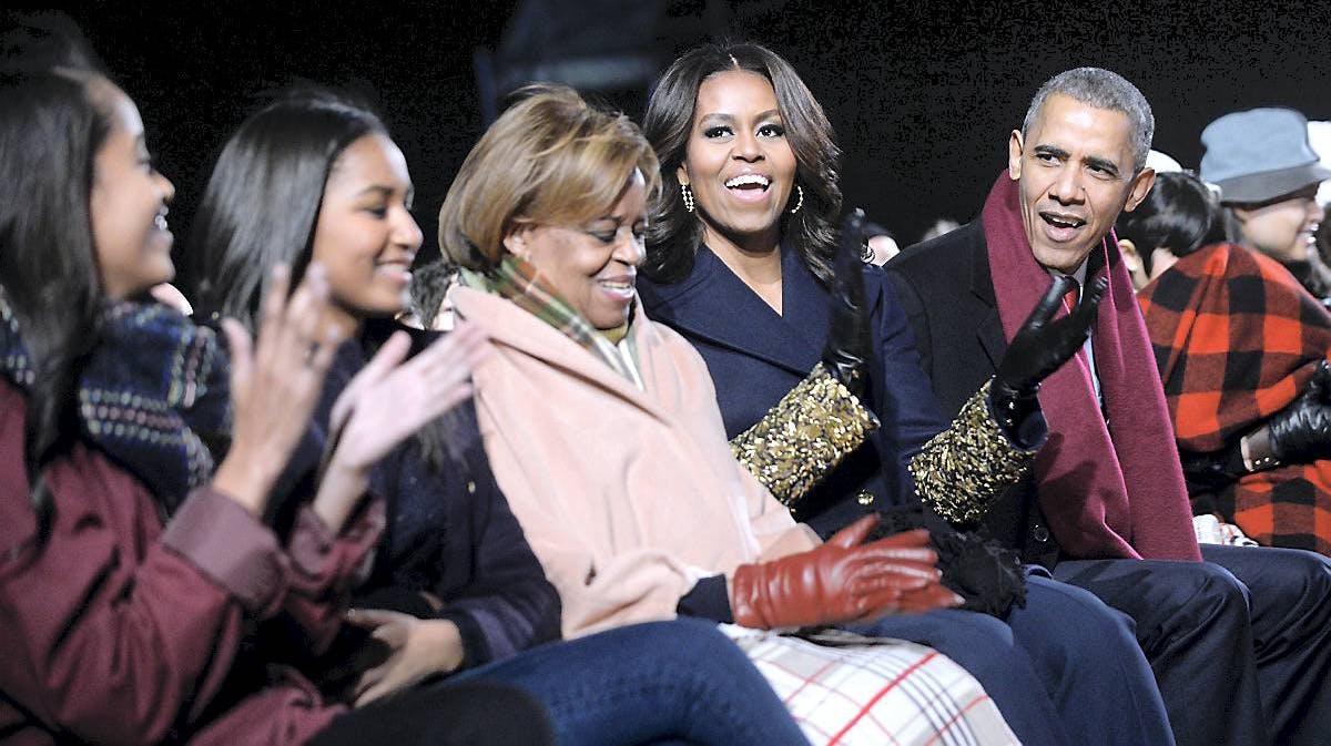 Barack og Michelle Obama med døtrene og &quot;første mormor&quot;, Marian.
