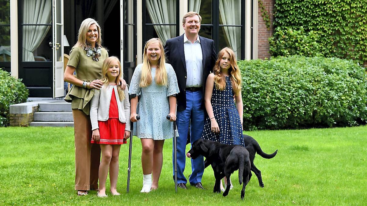  Dronning Maxima, prinsesse Ariane, prinsesse Amalia, kong Willem-Alexander og prinsesse Alexia. 