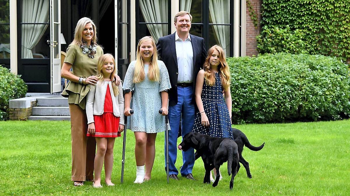 &nbsp;Dronning Maxima, prinsesse Ariane, prinsesse Amalia, kong Willem-Alexander og prinsesse Alexia.&nbsp;