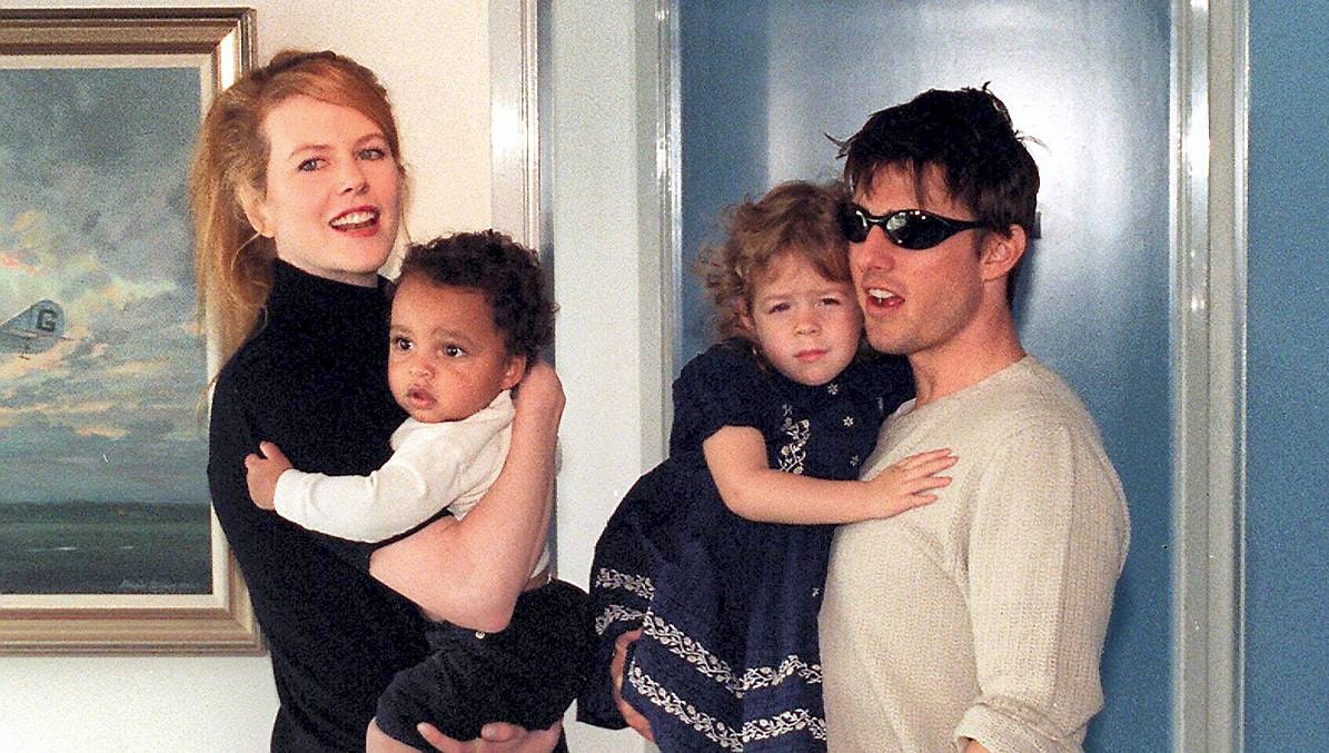 Tom Cruise og Nicole Kidman med adoptivbørnene Connor og Isabella i 1996.