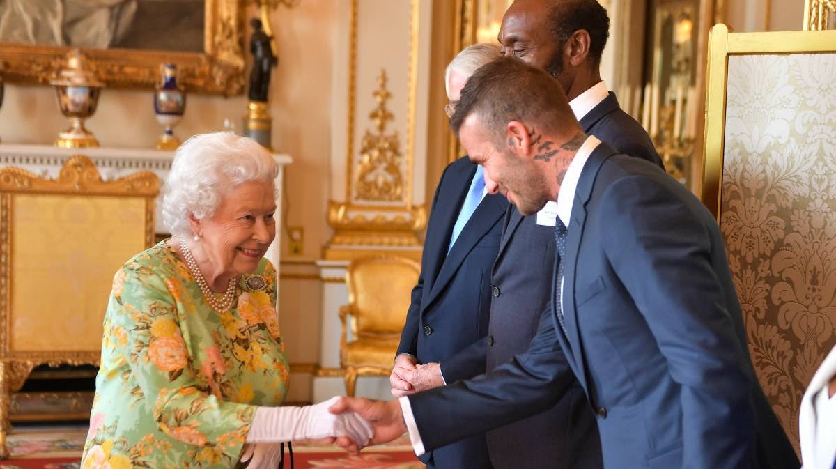 Dronning Elizabeth og David Beckham.
