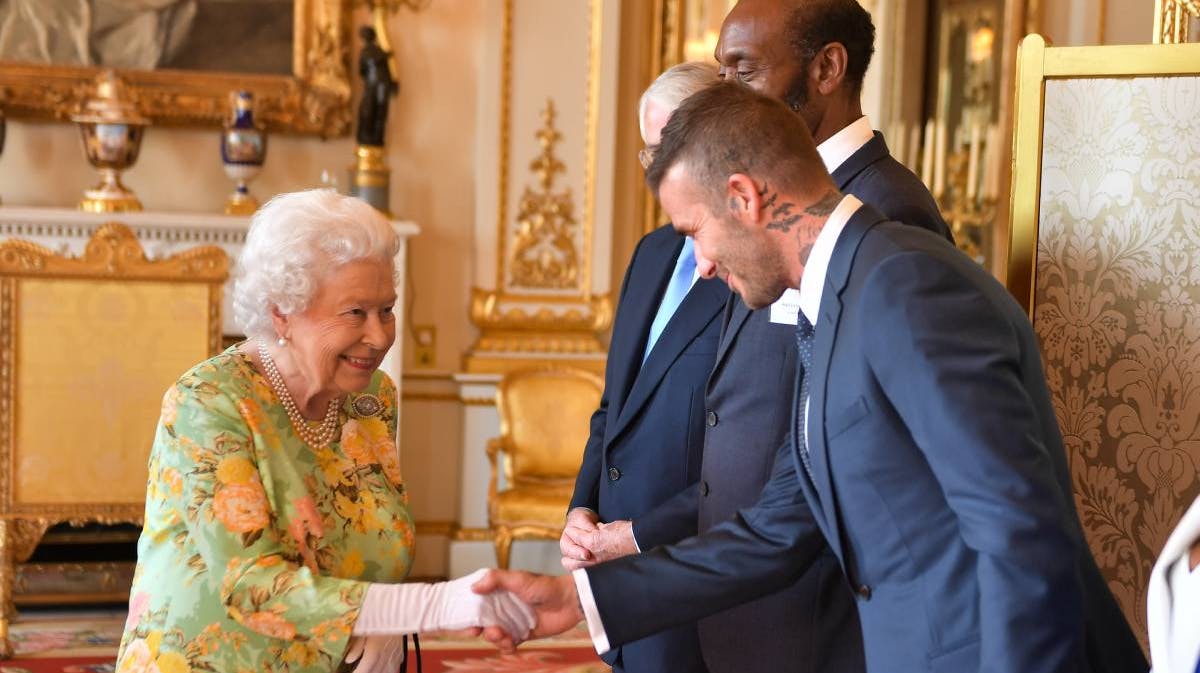 Dronning Elizabeth og David Beckham.