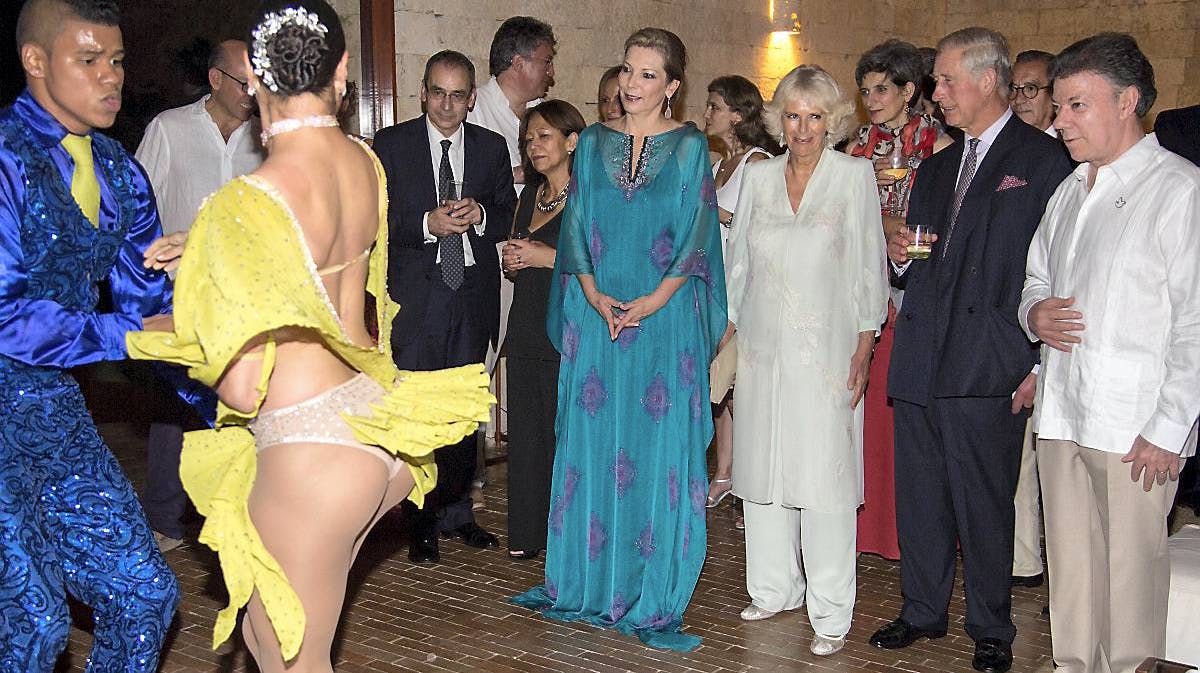 Charles og Camilla nød salsa-parrets show sammen med Colombias præsidentpar.