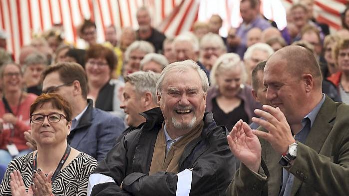 Prins Henrik i festivalteltet på Tunø