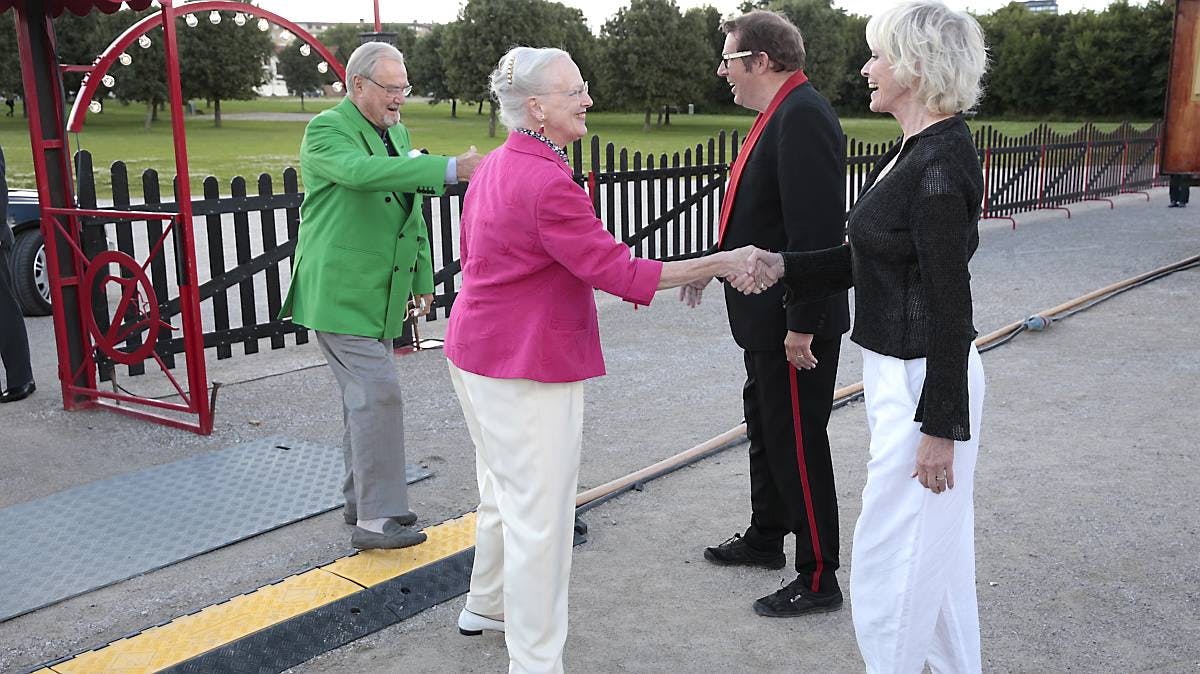 Dronning Margrethe, prins Henrik, Søren Østergaard og Lisbet Lundquist.