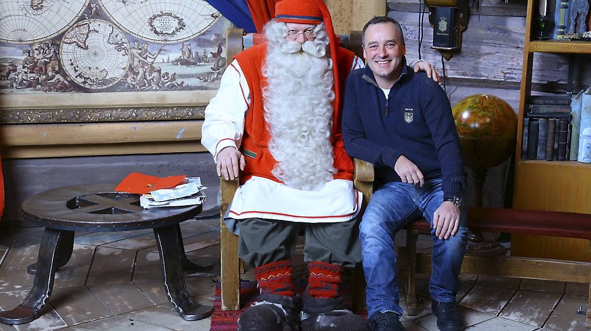 Peter Ingemann besøger julemanden og Finland i &quot;Størst&quot;.